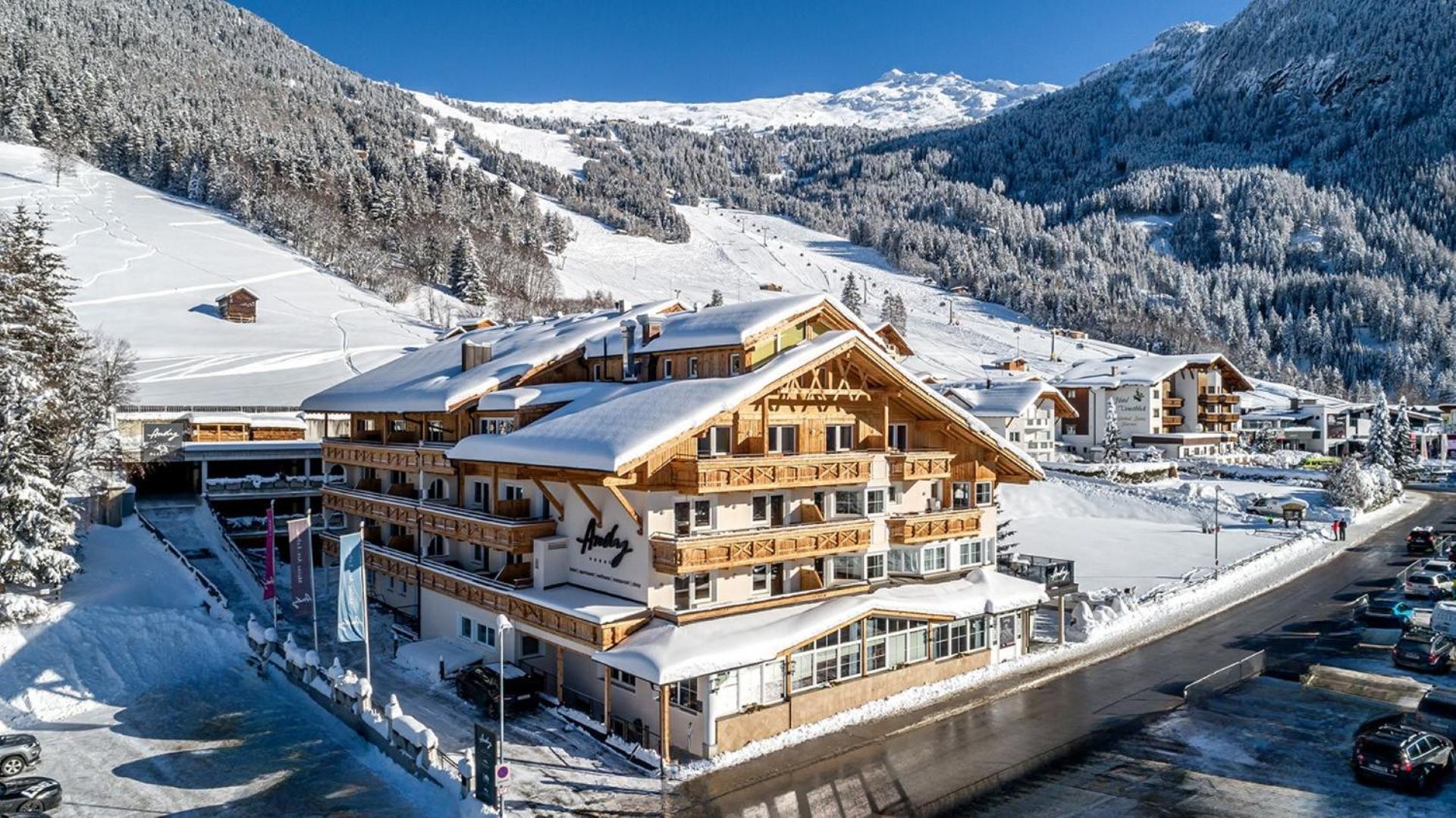 Hotel Andy 4 Sterne Superior 耶岑斯 外观 照片